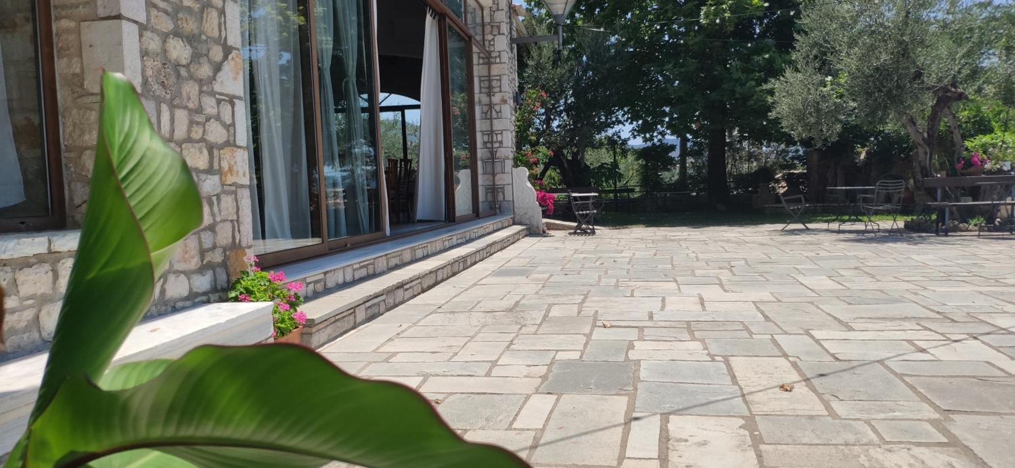 Polas Residencies Aparthotel Kalamata Ngoại thất bức ảnh