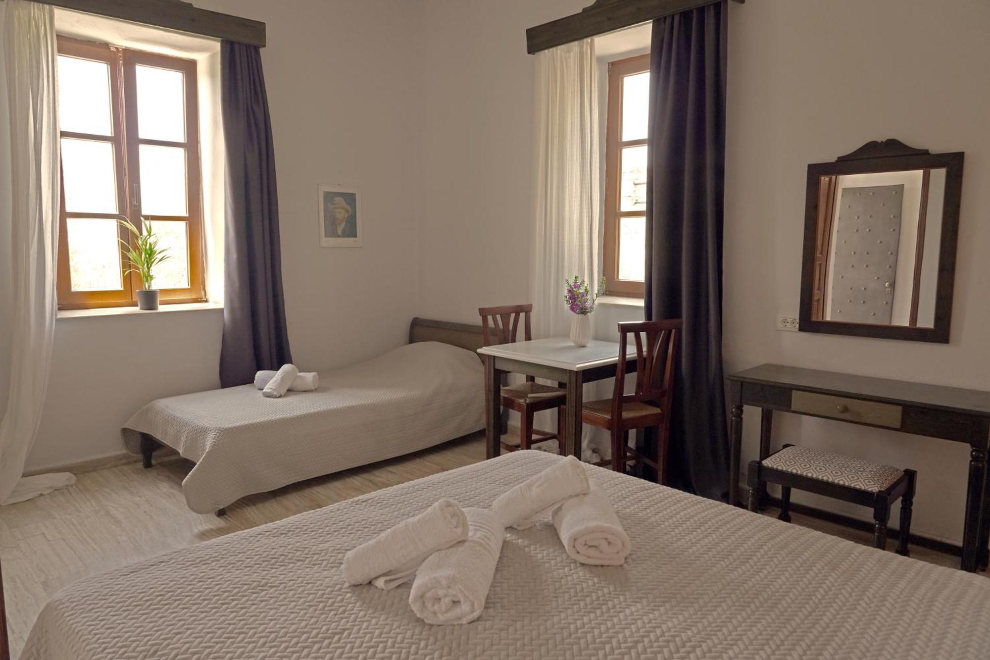 Polas Residencies Aparthotel Kalamata Phòng bức ảnh